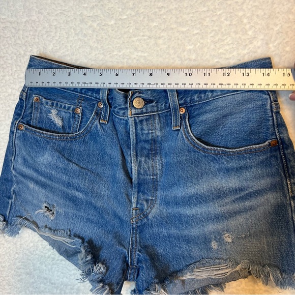 Levi’s Women’s Jean Shorts 501 Premium Denim Button Fly Missing Tags 28 Waist - Picture 7 of 13